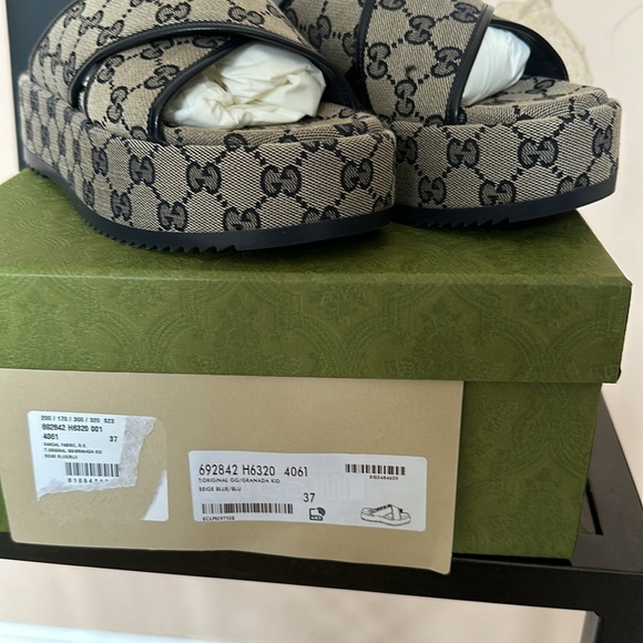 Gucci GG Platform Slide - Picture 5 of 9